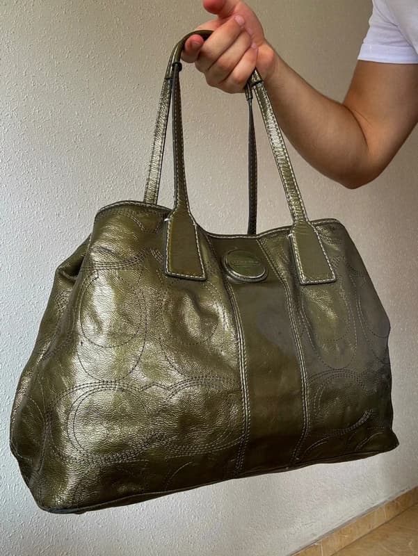 Vintage Y2K Cowhide Leather Authentic COACH Signature C Stitch Patent Leather Olive Green handbag